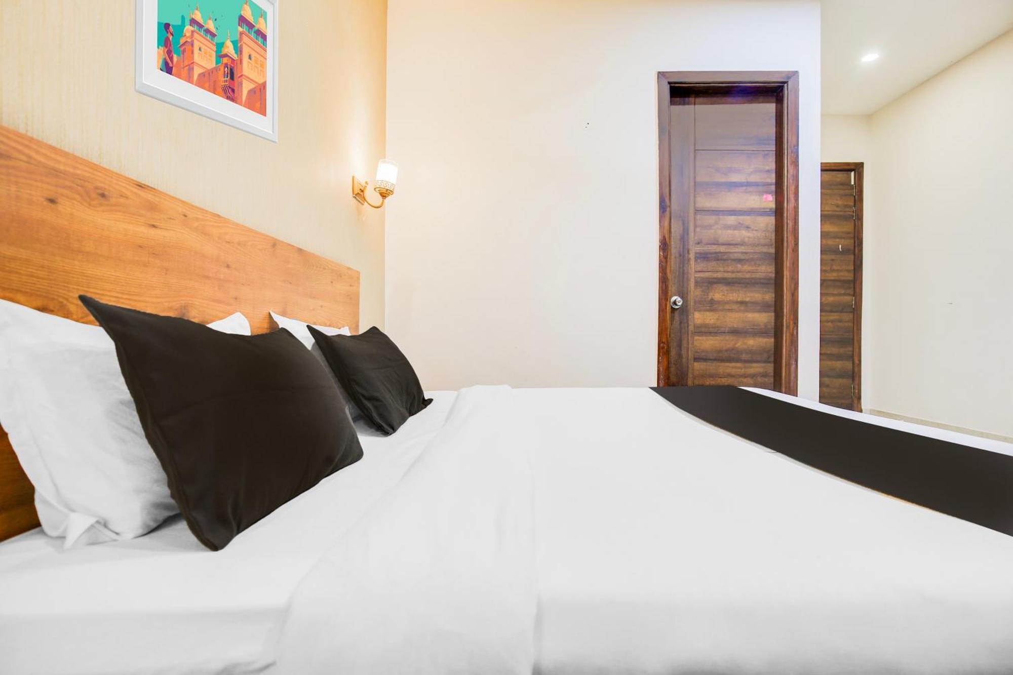 Super Townhouse Grand Fortune Amritsar Exterior foto
