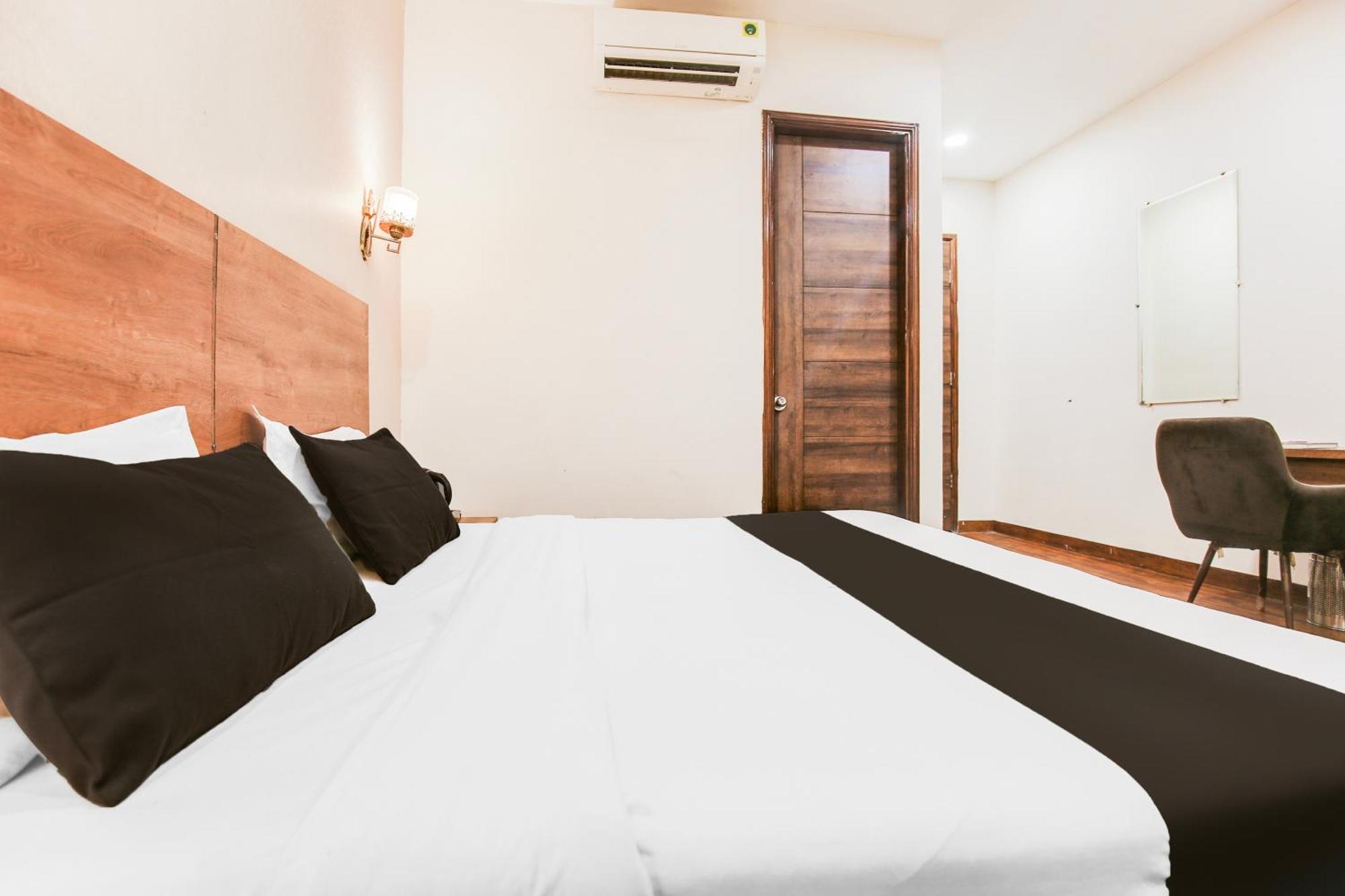 Super Townhouse Grand Fortune Amritsar Exterior foto