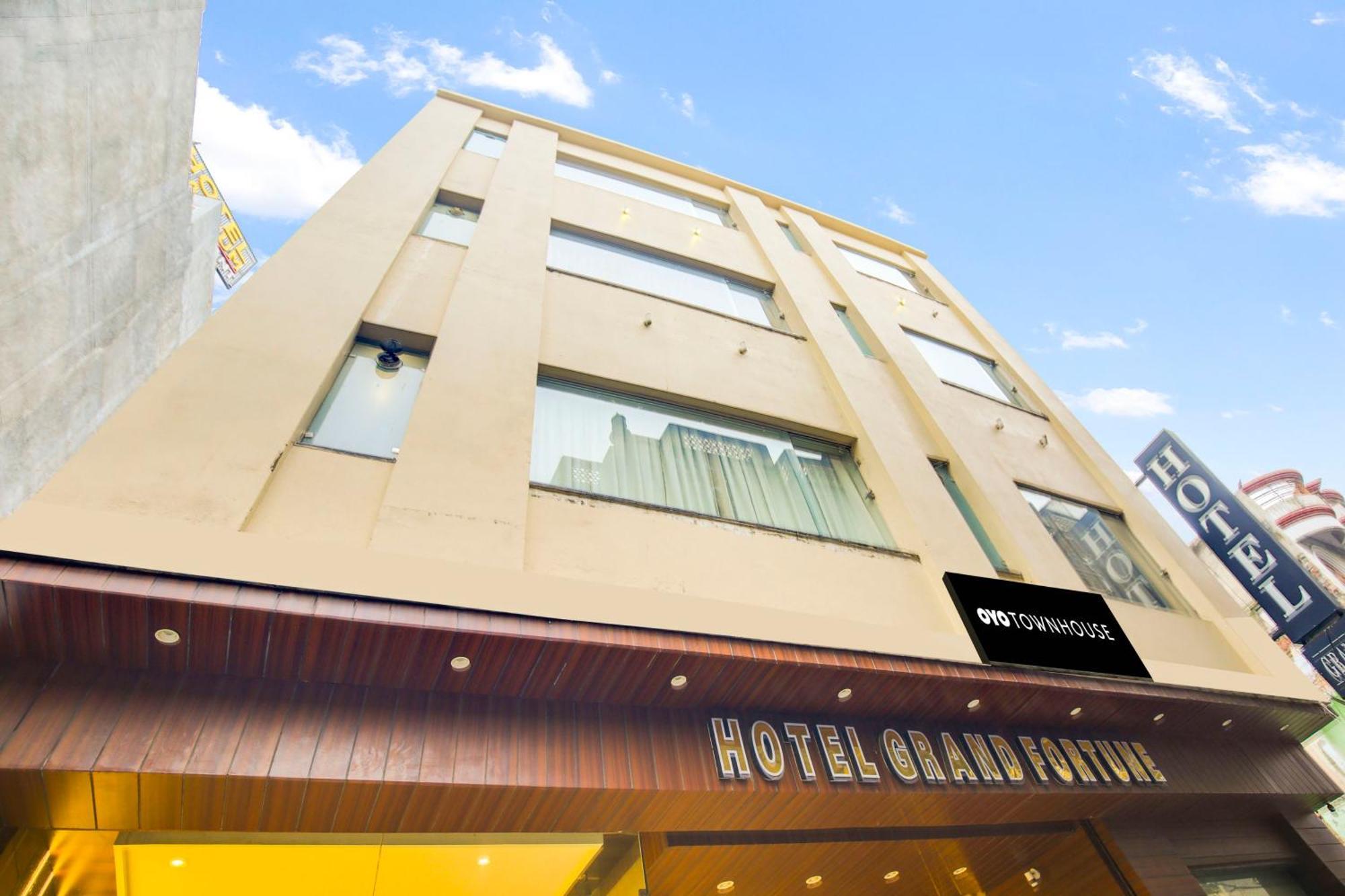 Super Townhouse Grand Fortune Amritsar Exterior foto