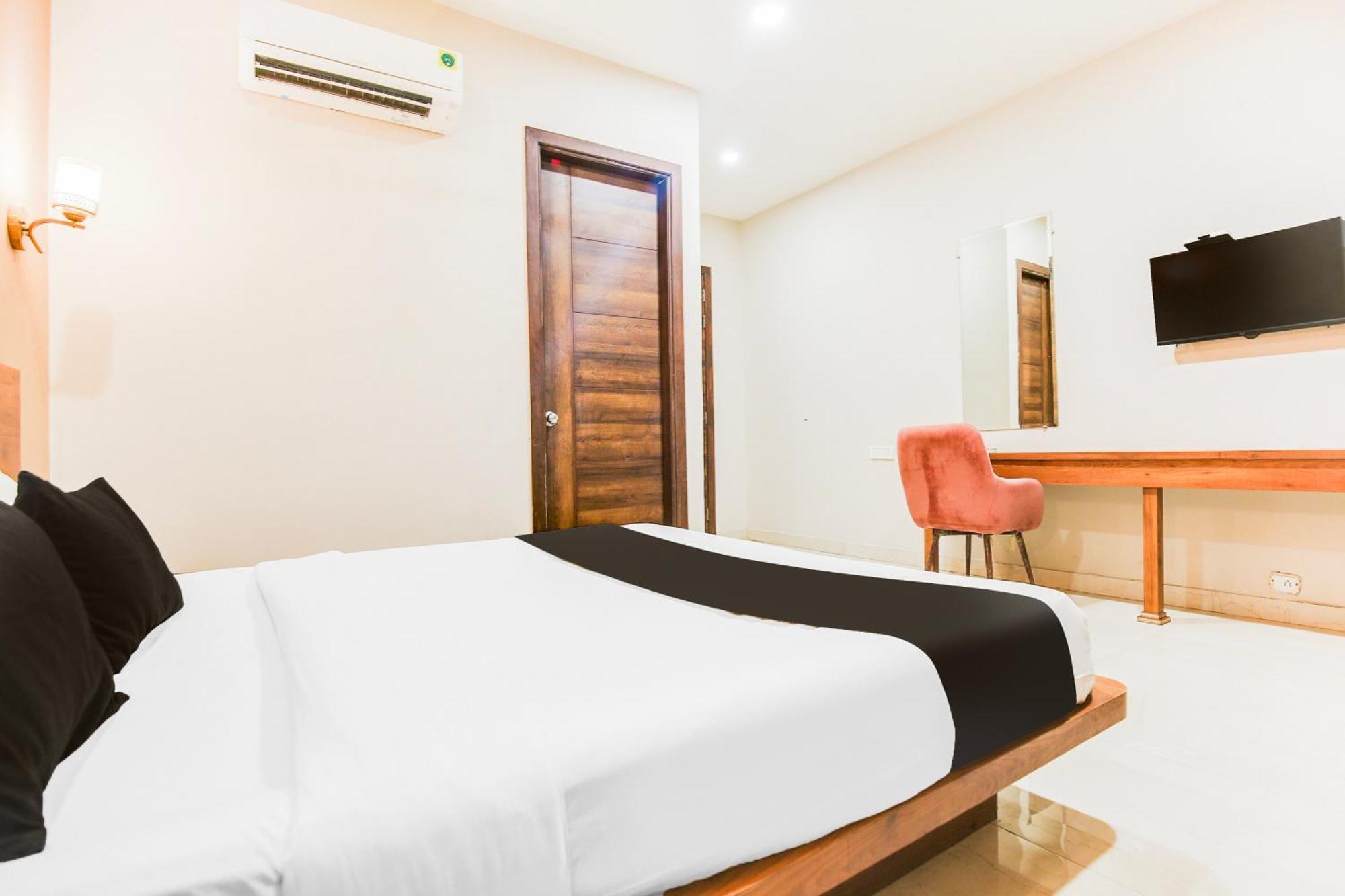 Super Townhouse Grand Fortune Amritsar Exterior foto